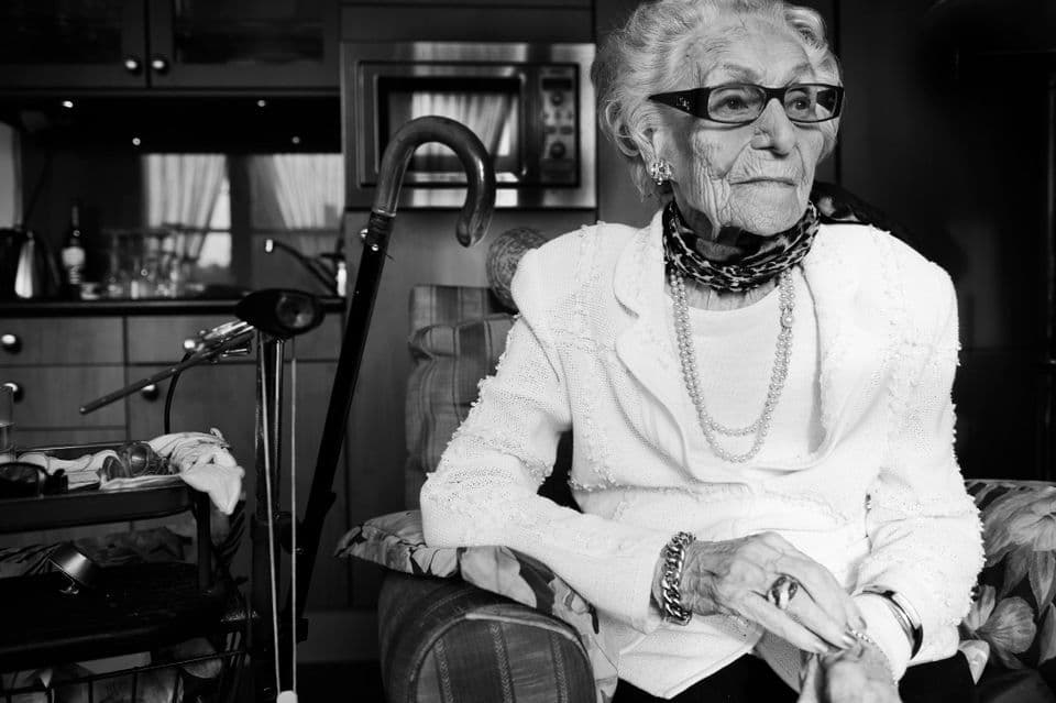 De tentoonstelling die te zien in is De Mannenzaal: A Doorstep Away - Carla Kogelman